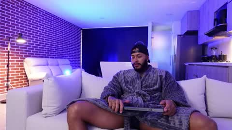 Snapshot of muscle_man19 chatting on October 2025 11:29:01 AM Nick online show from October 2025 11:29:01 AM