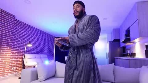 Snapshot of muscle_man19 chatting on October 2025 11:01:01 AM Nick online show from October 2025 11:01:01 AM