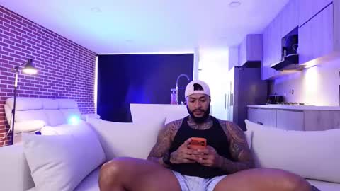 Snapshot of muscle_man19 chatting on November 2025 12:39:02 PM Nick online show from November 2025 12:39:02 PM