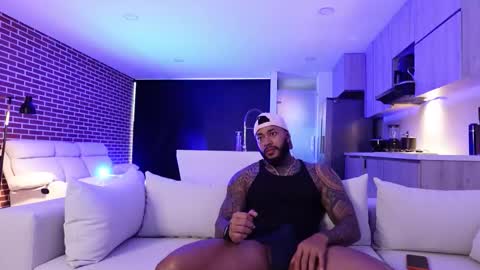 Snapshot of muscle_man19 chatting on November 2025 11:10:01 AM Nick online show from November 2025 11:10:01 AM