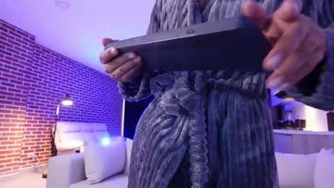 Snapshot of muscle_man19 chatting on November 2025 12:26:01 PM Nick online show from November 2025 12:26:01 PM