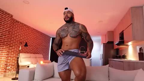 Snapshot of muscle_man19 chatting on November 2025 01:59:02 PM Nick online show from November 2025 01:59:02 PM