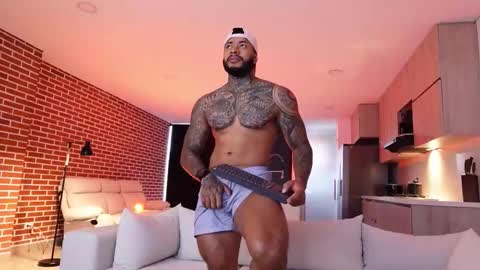 Snapshot of muscle_man19 chatting on December 2025 12:49:02 AM Nick online show from December 2025 12:49:02 AM