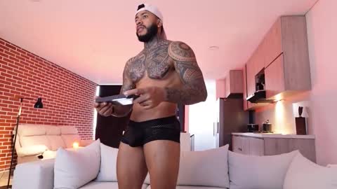 Snapshot of muscle_man19 chatting on December 2025 01:09:01 PM Nick online show from December 2025 01:09:01 PM