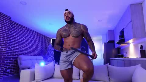 Snapshot of muscle_man19 chatting on December 2025 12:03:02 PM Nick online show from December 2025 12:03:02 PM