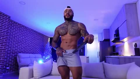 Snapshot of muscle_man19 chatting on December 2025 12:47:02 PM Nick online show from December 2025 12:47:02 PM