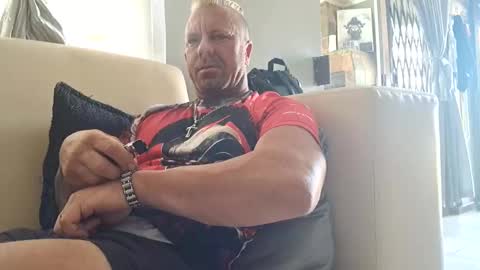 Snapshot of muscledaddy69s chatting on December 2025 11:04:01 AM muscledaddy69s online show from December 2025 11:04:01 AM