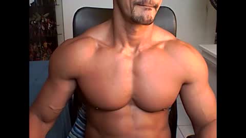 Snapshot of muscleoss chatting on January 2025 07:40:01 PM muscleoss online show from January 2025 07:40:01 PM