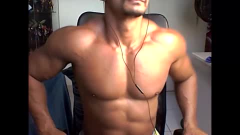 Snapshot of muscleoss chatting on January 2025 09:39:02 PM muscleoss online show from January 2025 09:39:02 PM