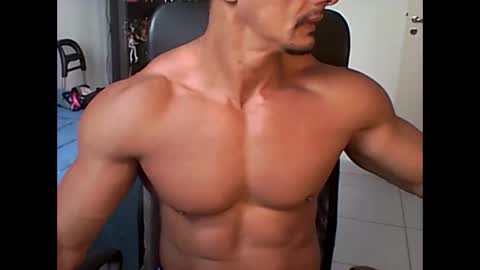 Snapshot of muscleoss chatting on January 2025 02:21:01 PM muscleoss online show from January 2025 02:21:01 PM