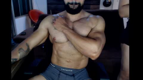 Snapshot of muscleweed420 chatting on January 2025 08:54:01 PM Ragnar online show from January 2025 08:54:01 PM