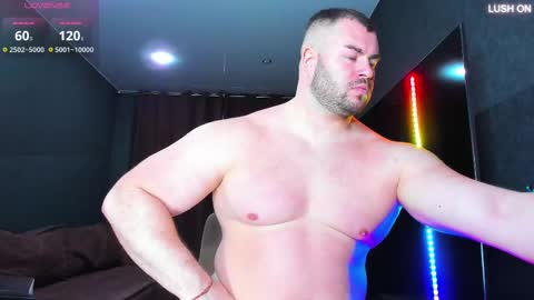 Snapshot of muscularjohnforu chatting on February 2025 02:33:01 PM click icon for peach online show from February 2025 02:33:01 PM