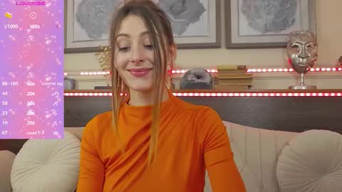 Luna  online show from November 2025 07:36:03 PM