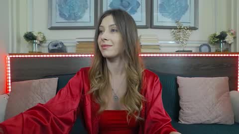 Luna  online show from February 2026 10:14:02 PM