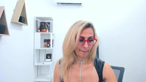 Diana online show from January 2025 11:50:01 AM