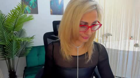 Diana online show from February 2025 06:19:02 PM