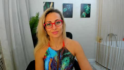 Diana online show from November 2025 11:42:02 AM