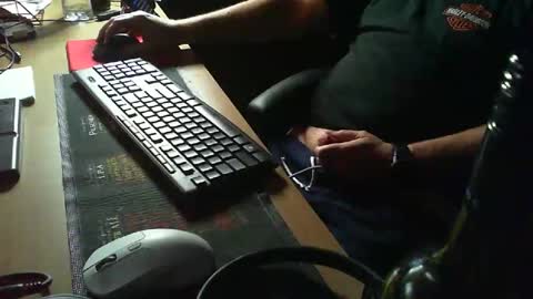 Snapshot of muso44 chatting on March 2025 11:07:02 AM Muso online show from March 2025 11:07:02 AM