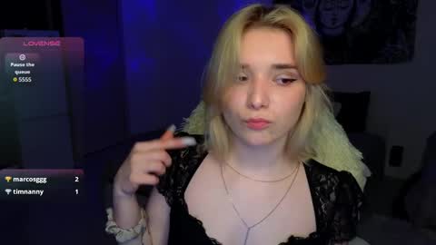 Snapshot of musyacute chatting on May 2026 08:51:01 PM Molly online show from May 2026 08:51:01 PM