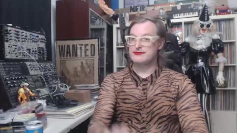 Muziknerd online show from September 2025 05:39:02 AM