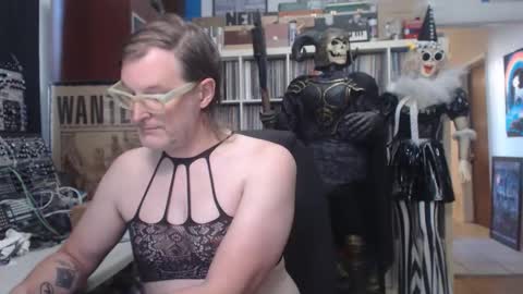 Muziknerd online show from October 2025 09:16:01 PM