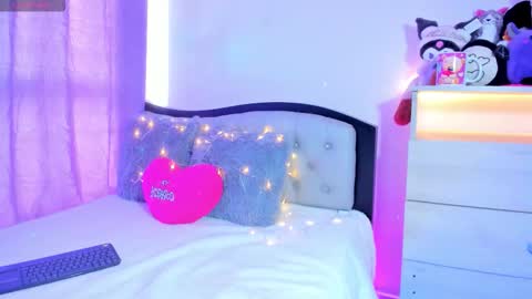 my_aleja_ online show from February 2026 01:17:01 PM