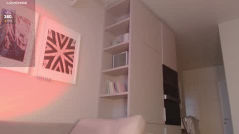 Snapshot of my_hannah chatting on December 2024 07:02:02 AM Hannah  welcome  online show from December 2024 07:02:02 AM