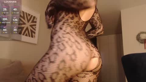 Snapshot of my_hannah chatting on January 2025 01:48:01 PM Hannah  welcome  online show from January 2025 01:48:01 PM