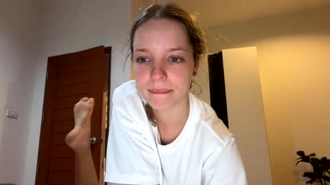 Snapshot of my_mia_ chatting on May 2026 11:37:01 AM MIA I will be here Monday Wednesday Thursday Saturday online show from May 2026 11:37:01 AM