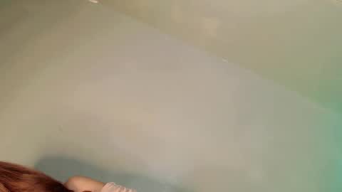 Snapshot of my_oh_my18 chatting on December 2024 04:15:02 PM ROYCE online show from December 2024 04:15:02 PM