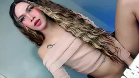 Snapshot of my_oh_my18 chatting on December 2024 02:17:02 PM ROYCE online show from December 2024 02:17:02 PM