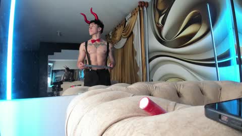 Snapshot of myc_hot chatting on January 2025 09:33:02 AM Kevin online show from January 2025 09:33:02 AM