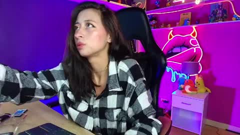 Milly Cute online show from April 2026 04:39:01 AM