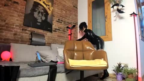 Snapshot of mydoc_lolac chatting on October 2025 10:10:01 PM Lola online show from October 2025 10:10:01 PM