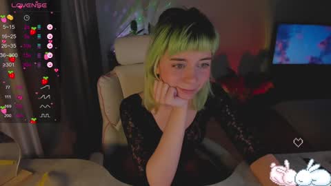 Snapshot of mylaweb chatting on January 2025 03:05:02 AM MylaFlores online show from January 2025 03:05:02 AM