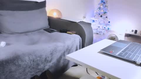 Snapshot of mylegsonheels chatting on February 2025 12:09:01 AM Anda online show from February 2025 12:09:01 AM