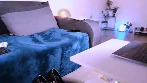 Snapshot of mylegsonheels chatting on October 2025 10:11:01 PM Anda online show from October 2025 10:11:01 PM