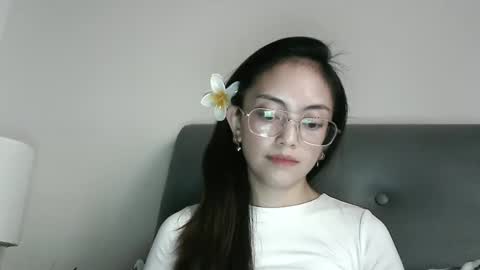 Lucie  online show from December 2024 07:50:01 AM