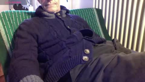 Snapshot of mynakedbeach chatting on December 2025 08:19:01 AM Bi sexy guy lovense hush is on private is open or password show tip if you like. online show from December 2025 08:19:01 AM