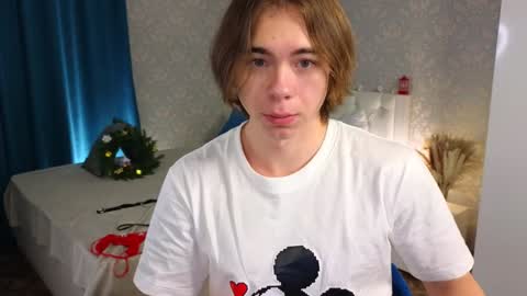 Snapshot of myshkek chatting on December 2024 09:43:02 PM Mickey online show from December 2024 09:43:02 PM