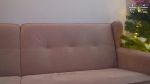 Snapshot of mysterious_ariel_ chatting on December 2024 02:32:01 PM Ariel online show from December 2024 02:32:01 PM