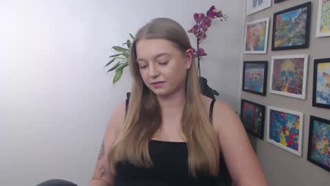 Erica online show from December 2024 01:33:01 PM