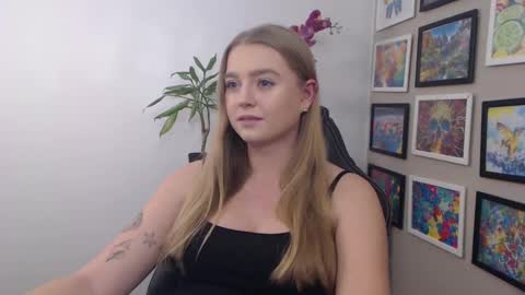 Erica online show from December 2024 05:15:01 PM