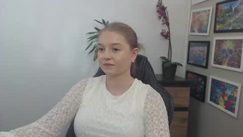 Erica online show from September 2025 07:12:01 AM