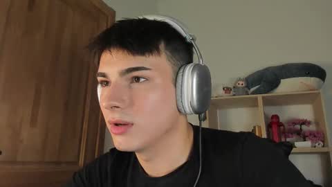 Snapshot of mystic_evan chatting on November 2025 08:30:02 PM Evan Brown online show from November 2025 08:30:02 PM