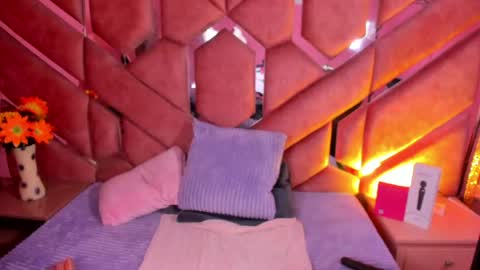 Snapshot of mysticdoll_ chatting on April 2026 02:05:01 PM Mystic online show from April 2026 02:05:01 PM
