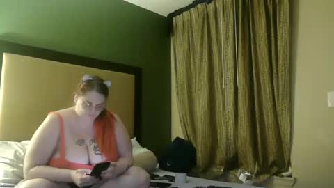 Snapshot of mysticlynn420 chatting on December 2024 03:41:01 AM MysticLynn online show from December 2024 03:41:01 AM