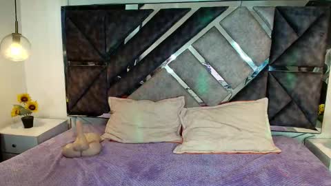 Snapshot of mysticmature chatting on November 2025 07:04:02 PM Mystic online show from November 2025 07:04:02 PM