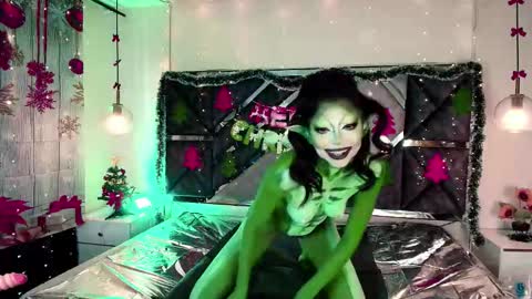 Snapshot of mysticmature chatting on December 2025 07:08:02 PM Mystic online show from December 2025 07:08:02 PM