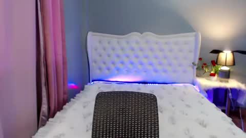 Krestine online show from November 2025 05:40:01 AM